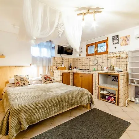Tabor 1 Garden & Parking Apartment Naples